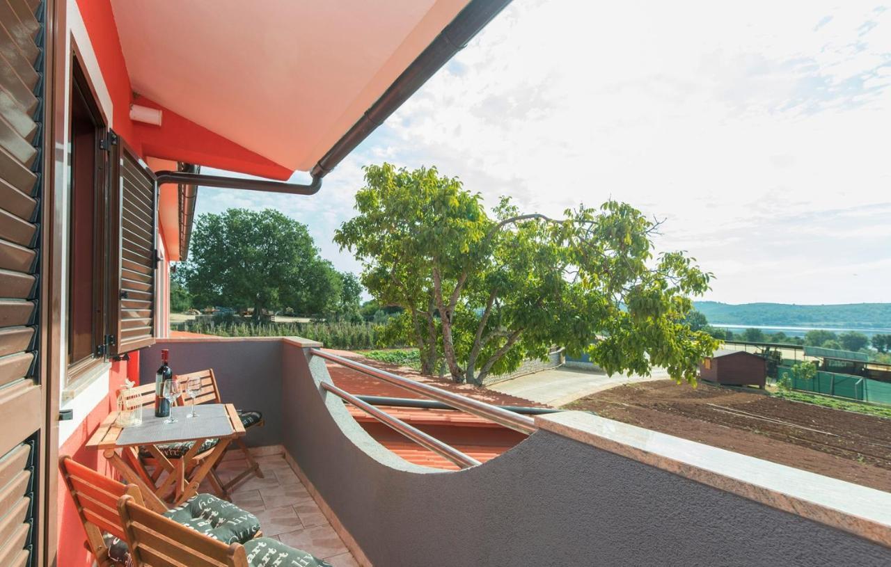 Sea View Apartments With Shared Pool Pomer Exterior photo