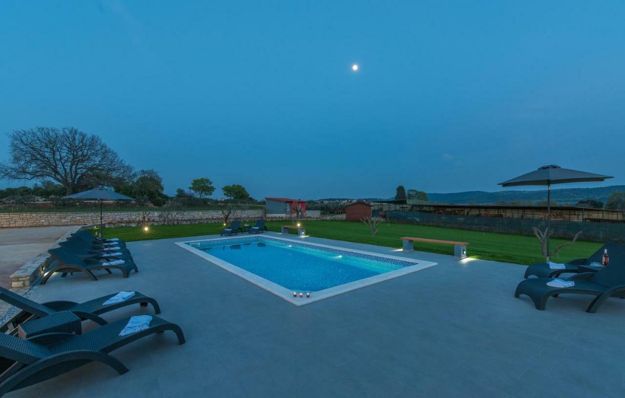 Sea View Apartments With Shared Pool Pomer Exterior photo